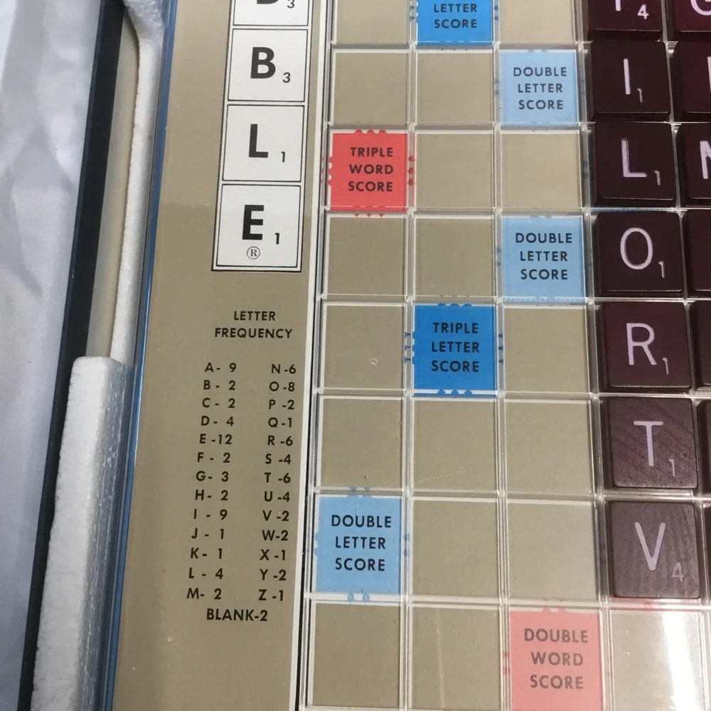 Selchow & Righter vtg scrabble
